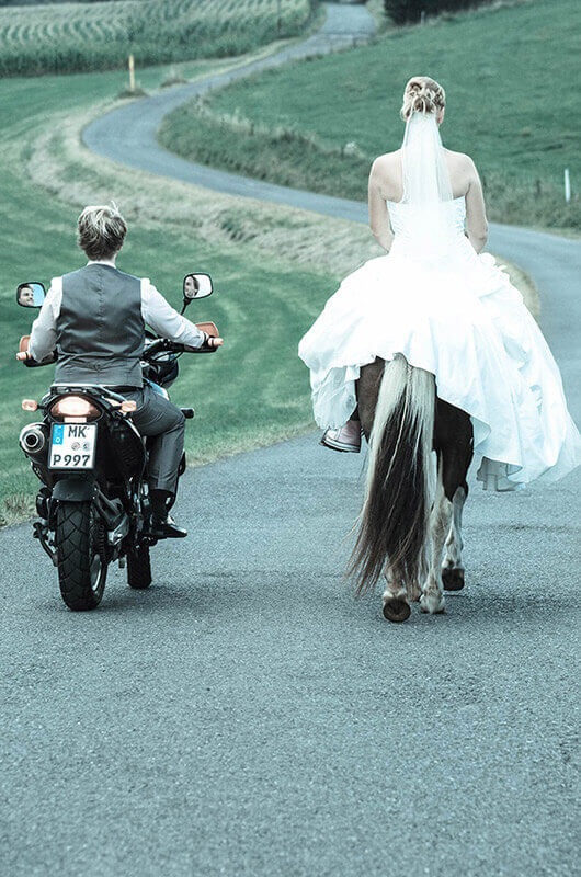 Hochzeitsfoto mit Pferd